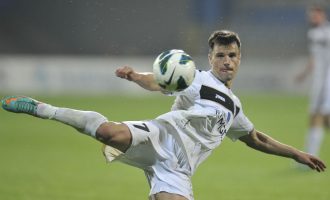 Priste ftesë nga Kosova, e “rrëmben” Shqipëria