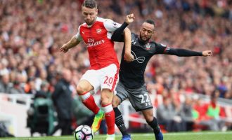 Yjet e Arsenalit urojnë në shqip festën e Bajramit