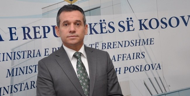 Zv.Ministri i Punëve të Brendshme i kërkon prokurorisë hetime për targat