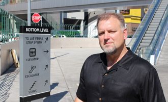 Polici amerikan thotë se e pa duke vdekur reperin Tupac