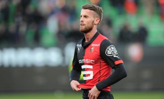 Tifozët ia dëmtojnë veturën luksoze Ermir Lenjanit