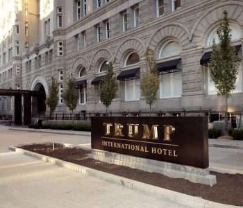 Hoteli i ri i Trump-it ofron gjithçka që ai pretendon se i urren