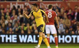 Wenger “injoron” sërish Xhakën në Premier League