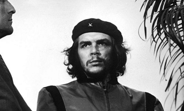 Shitet kamera me të cilën u bë fotografia e famshme e Che Guevara-s