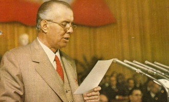 Sekretet e Enver Hoxhës kur dilte para kameras