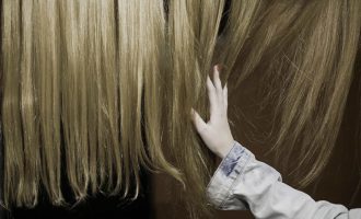 Të varur në fije floku