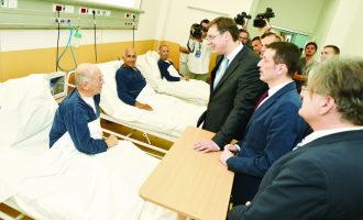 Takimi i Vuçiqit me shqiptarin në Nish – “Po ta them në sy, ju keni vlerë”