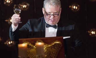 Kryeministri islandez jep dorëheqje pas triumfit të Partisë së Piratëve