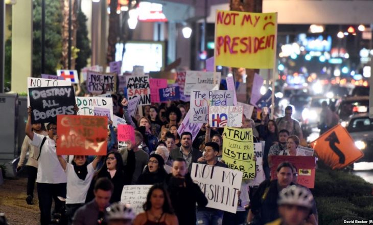 Mijëra studentë protestojnë kundër Trump në ShBA