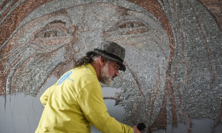 Portreti i Nënës Terezë në Muzeun e Kosovës afër rekordit Guinness