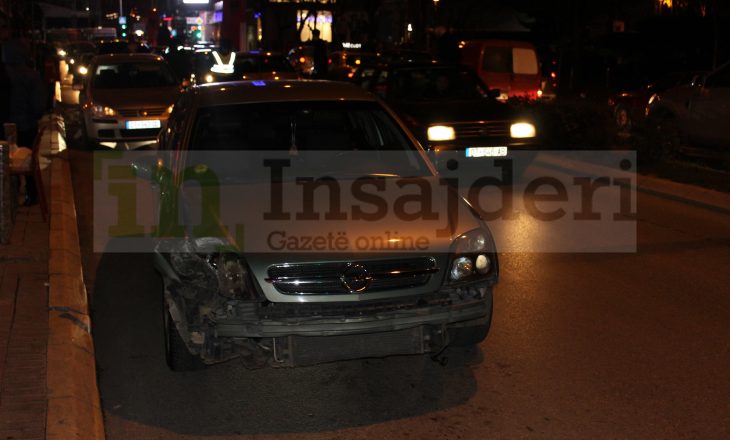 Aksident në qendër të Prishtinës – dy vetura përplasen mes vete