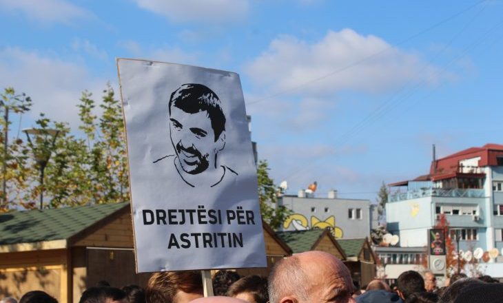 QKRMT: Të sqarohen shpërputhjet në raportet për vdekjen e Astrit Deharit