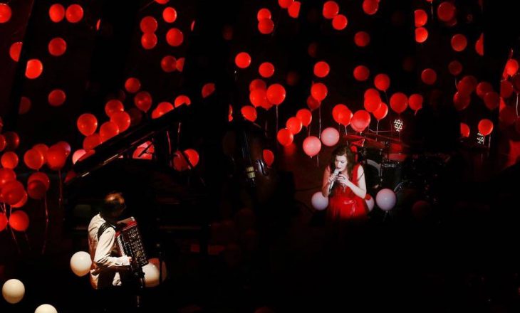 Duni me koncerte në Poloni dhe Angli