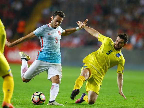 Enis Alushi në telashe me klubin pas ndeshjes me Kosovën