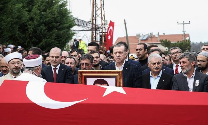 Erdoğan: Perëndimi nuk mund të marrë vendim për dënimin me vdekje në Turqi