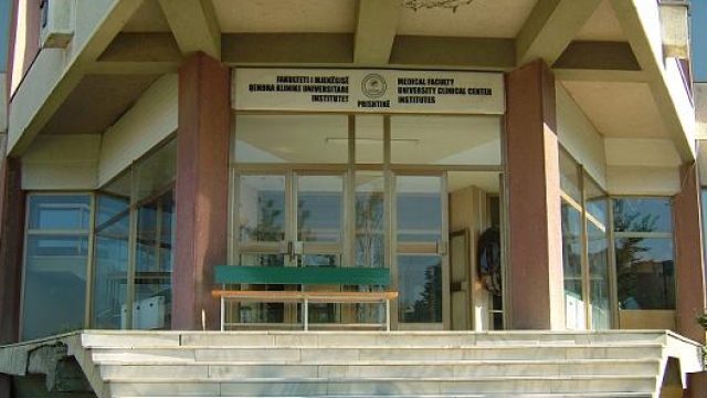 Studentët dyshohen se e keqpërdorën etninë për t’u regjistruar në Mjekësi