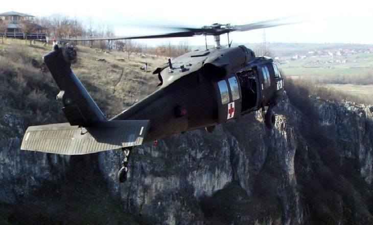 Nga Graçanica në Beograd: KFOR-i bartë me helikopter fëmijën e sëmurë