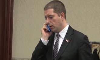 Gjuriq për kodin telefonik: Mezi pres të thërras me numrin 064