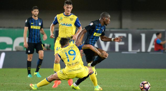 Befason Conte, kërkon dy mesfushorë francezë