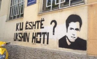 Fshirja misterioze e grafitit për Ukshin Hotin: VV-ja dhe MKRS-ja akuzojnë njëra-tjetrën