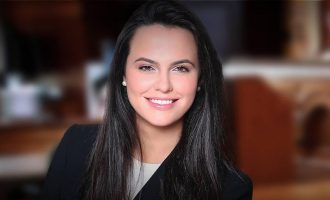 Suzana Shkreli në pritje të bëhet shqiptarja e parë në Kongresin Amerikan