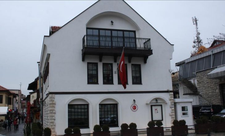 Ndalim 48 orë të dyshuarit për sulm ndaj Konsullatës turke në Prizren