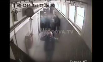 Reagimet tronditëse të të burgosurve, kur shohin brenda qelisë së Deharit