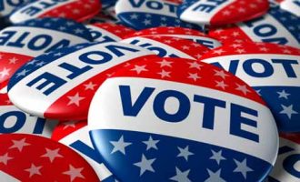 Një person i vdekur nga të shtënat në një qendër votimi në Kaliforni