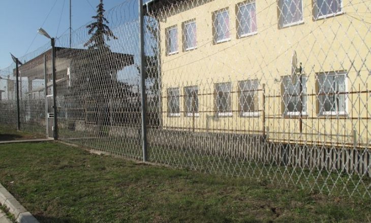 Shkoi për vizitë në burg i gjendet substancë narkotike
