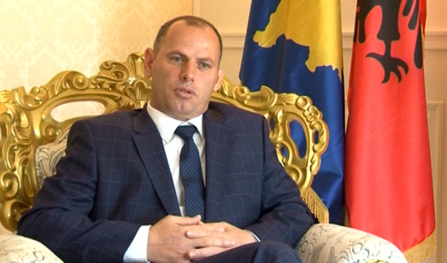 Lladrovci pezullon 4 zyrtarë të komunës që kanë akuza