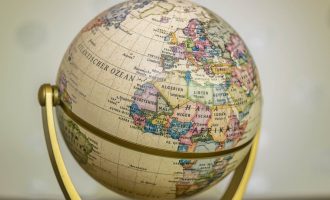 Tranzicioni ynë drejt epokës post-ideologjike