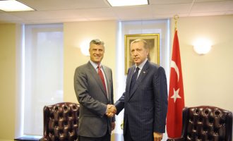 Kërkesa e Erdoganit ndaj Thaçit për “shkollat e Gulenit”