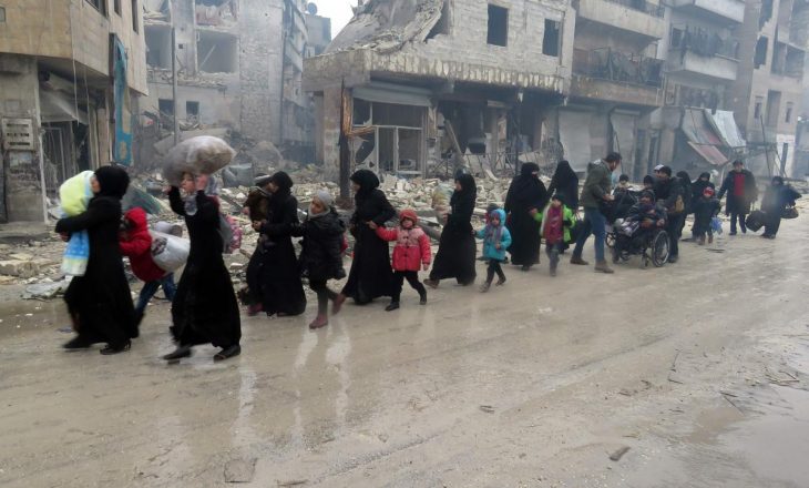 Rikthehet armëpushimi në Alepo, pritet evakuimi i 50 mijë civilëve