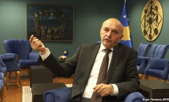 Kryeministri fajëson Serbinë për ikjen e kosovarëve: Qeveria e ndali migrimin