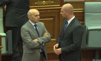 Përçarja e Listës Serbe reflektim i përplasjeve në Beograd