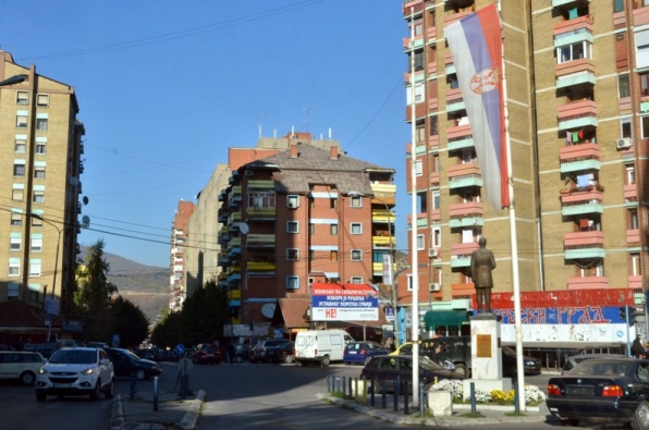BE detyrohet të anulojë projektet prej 7.8 milion euro në Mitrovicën veriore
