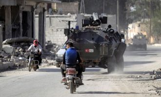 Familjarët e ushtarëve të djegur turq kërkojnë përgjigje