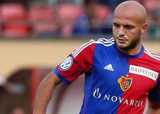 Ajeti në kërkim të një skuadre të re