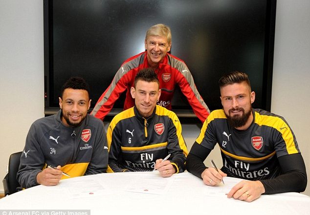 Arsenali “blindon” tre francezët