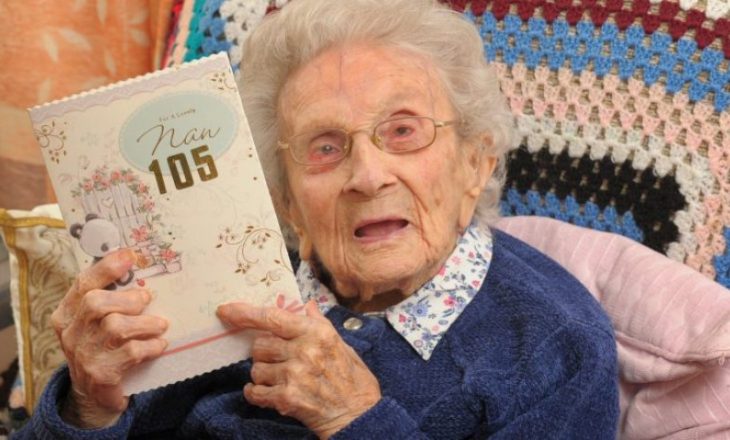 Ka 105 vjet, por mbanë në mend ditëlindjet e 51 nipërve