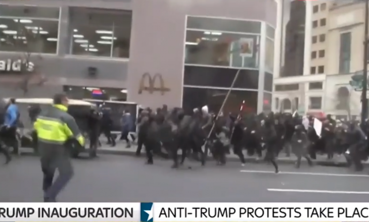 Shpërthen dhuna në Uashington, protestuesit kundër Donald Trump