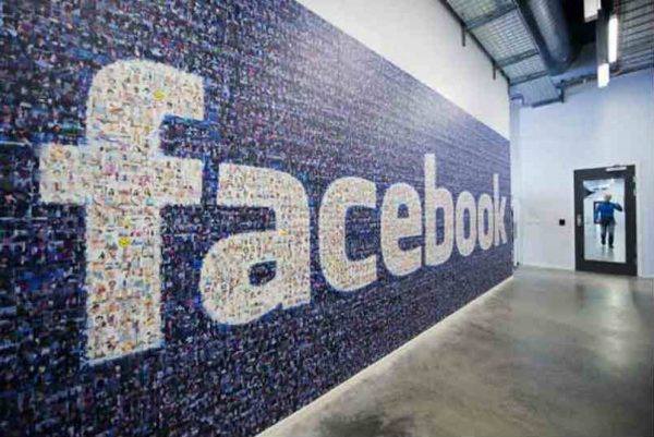 Facebook nxjerr Projektin Gazetaresk