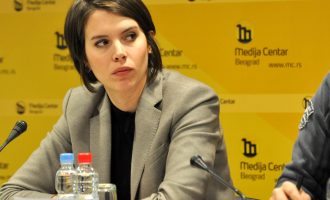 Milica Kostiç i del në mbrojtje Ramush Haradinajt