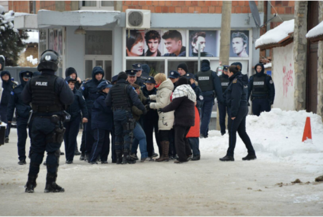 VV kërkon lirimin e të arrestuarve sot në Gjakovë