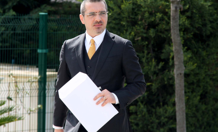 Ministri shqiptar i dërgon letër Interpolit për Haradinajn
