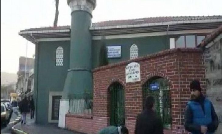 Sulmohet një xhami në Stamboll