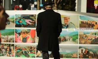 Hapet në shesh ekspozita me fotografi “EKSODI I SHEKULLIT TË KALUAR”