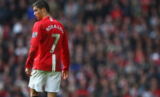 “Four Four Two” zgjedh Ronaldon si më të mirin në histori të Premier Ligës