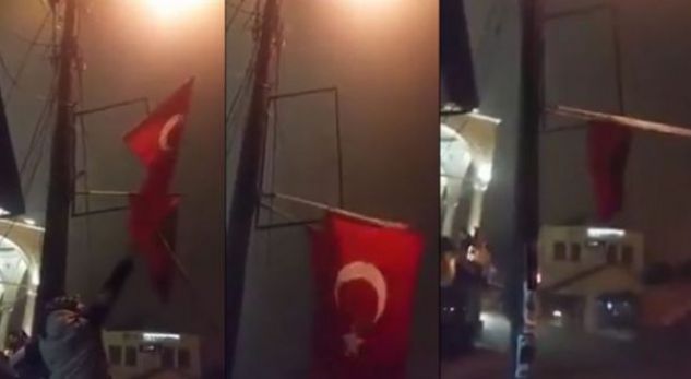 Hiqet flamuri turk në Prizren [video]