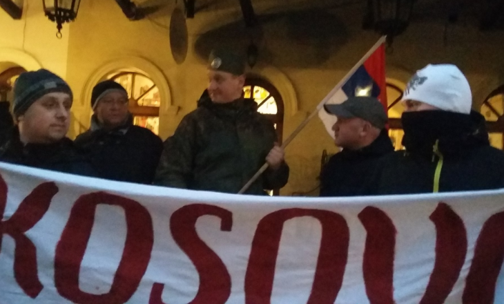 Manifestim kundër Pavarësisë së Kosovës para Ambasadës së SHBA-ve në Poloni
